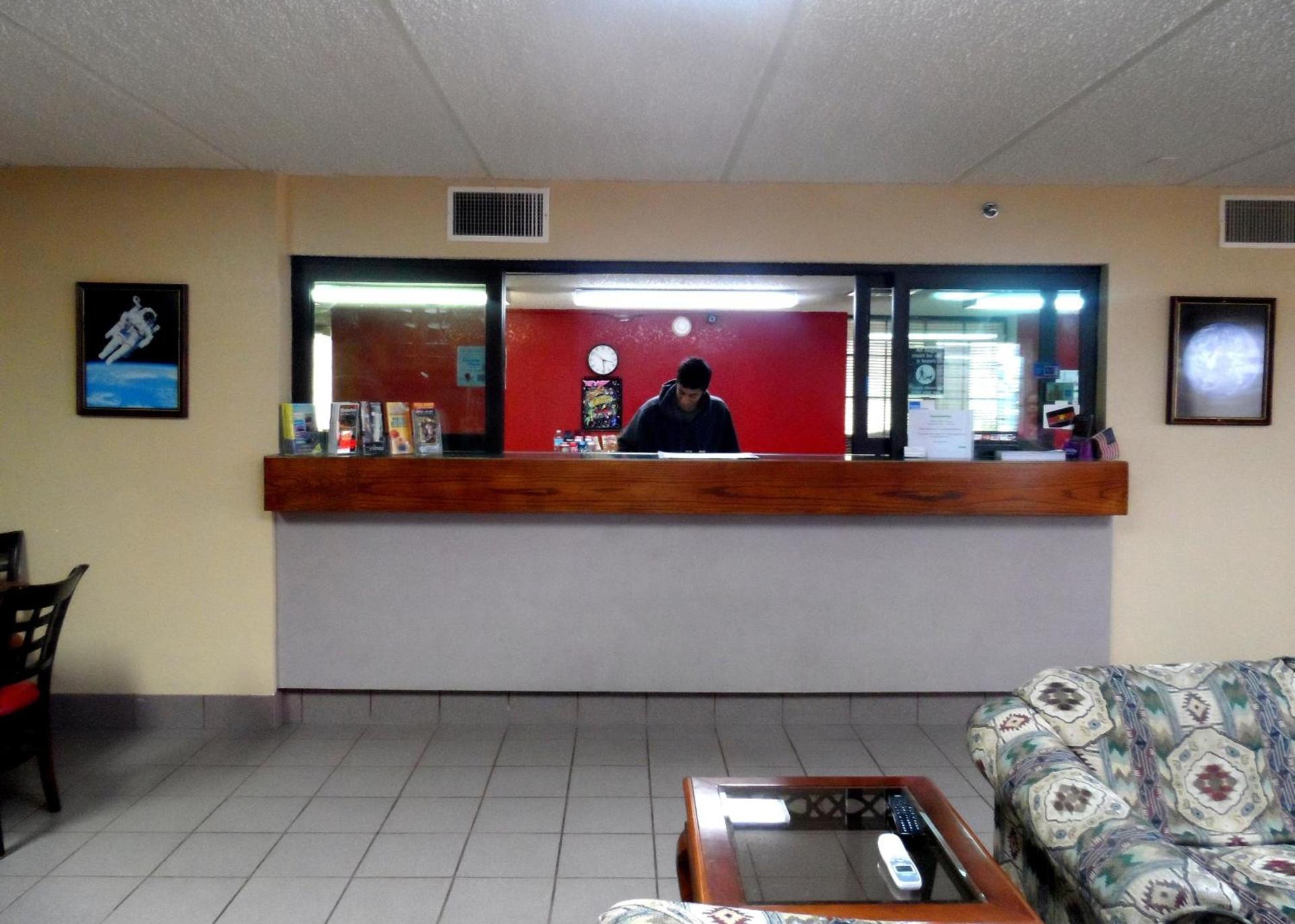 Budgetel Inn Houston/Nasa photo 20