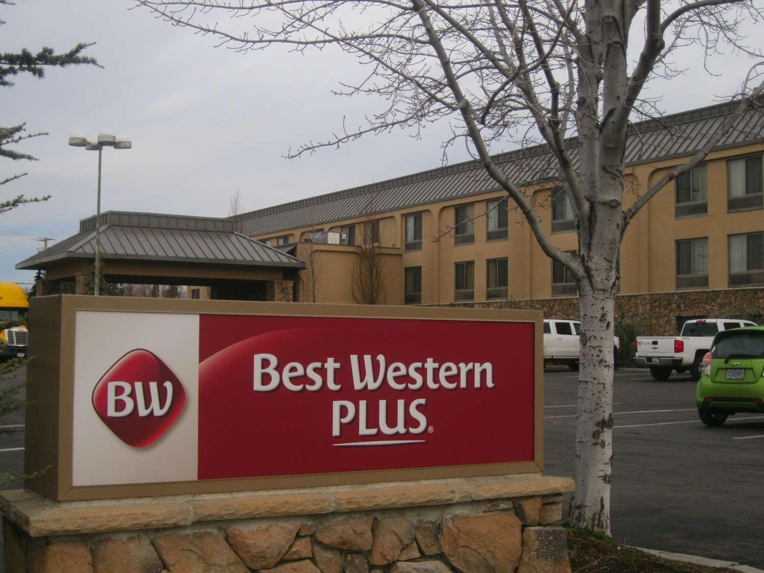 Best Western Plus Olympic Inn photo 70