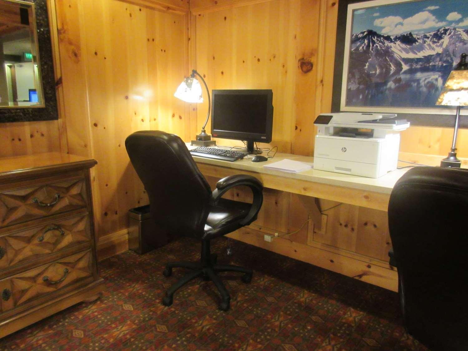 Best Western Plus Olympic Inn photo 72