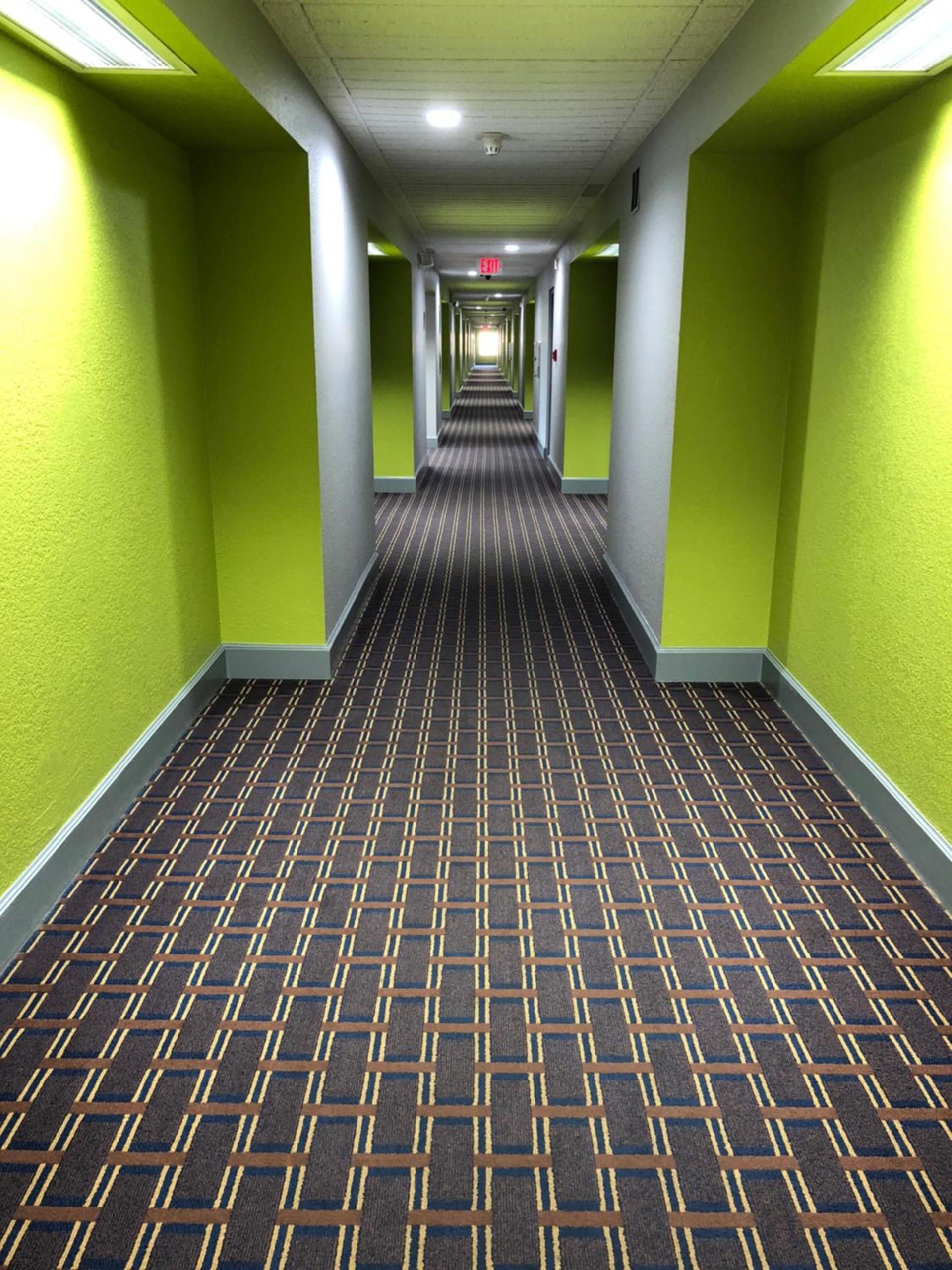Super 8 by Wyndham Harrison OH photo 26