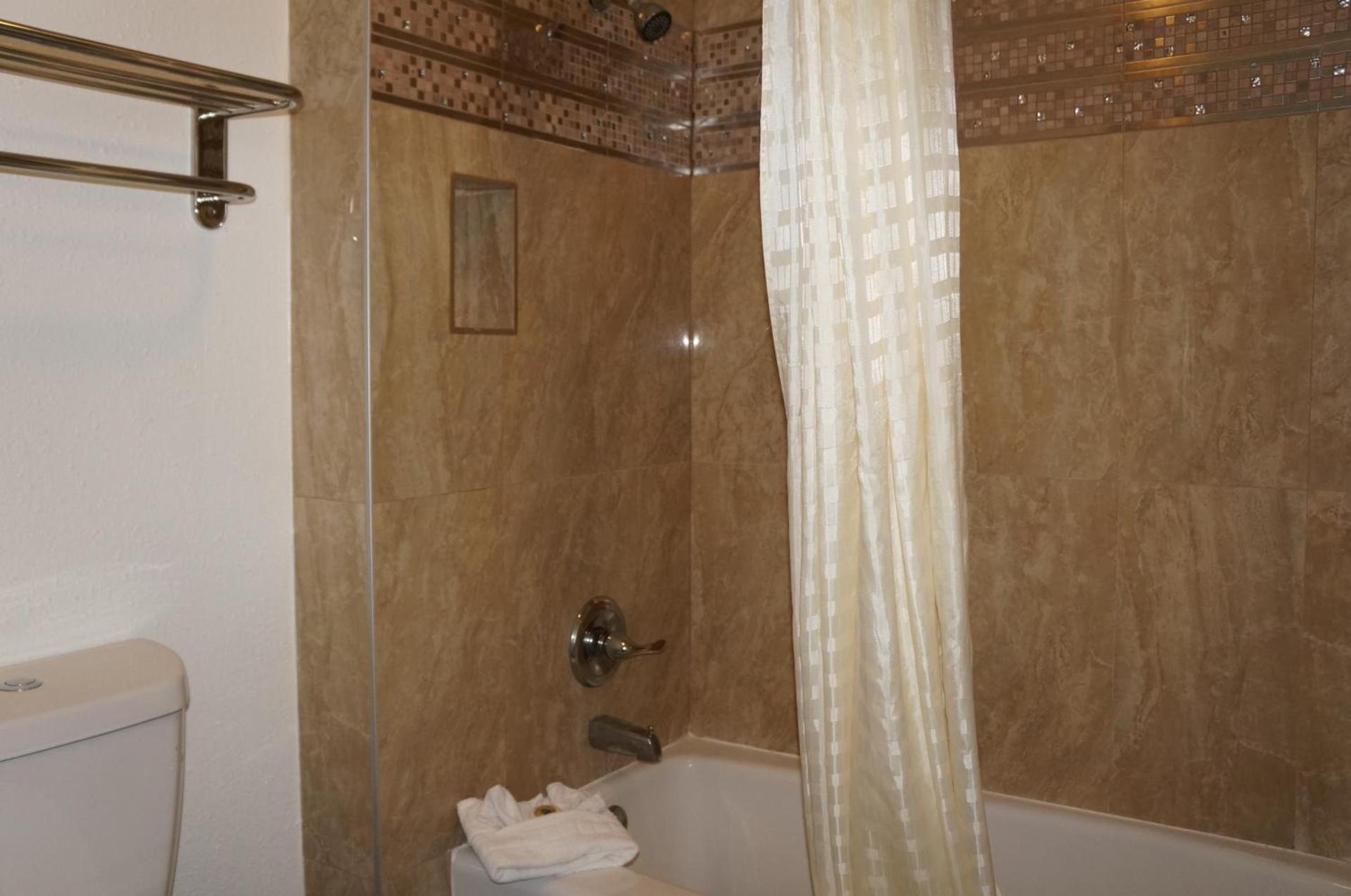 Executive Inn photo 11