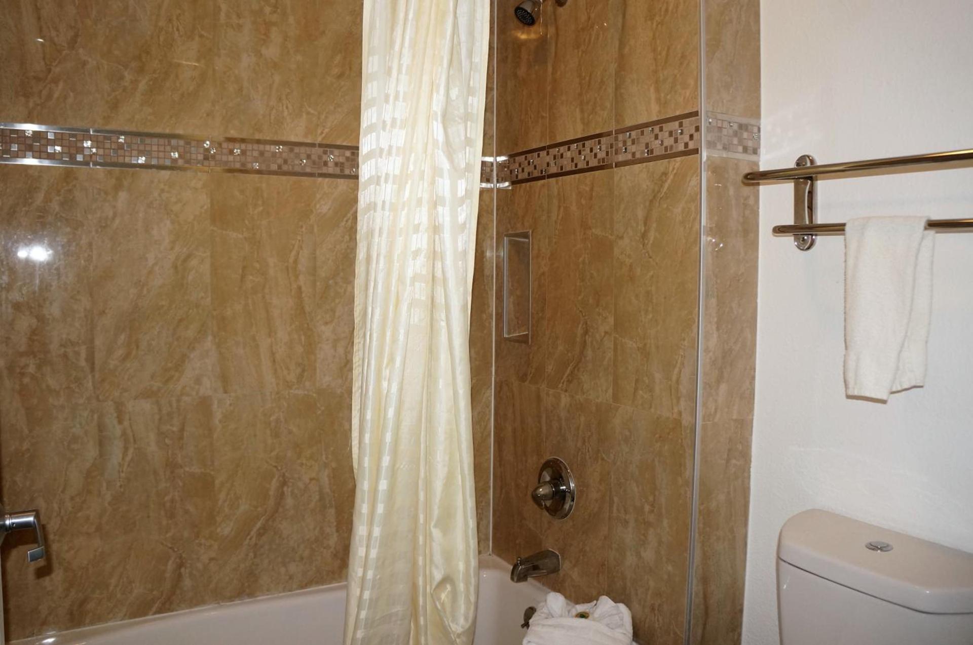 Executive Inn photo 13
