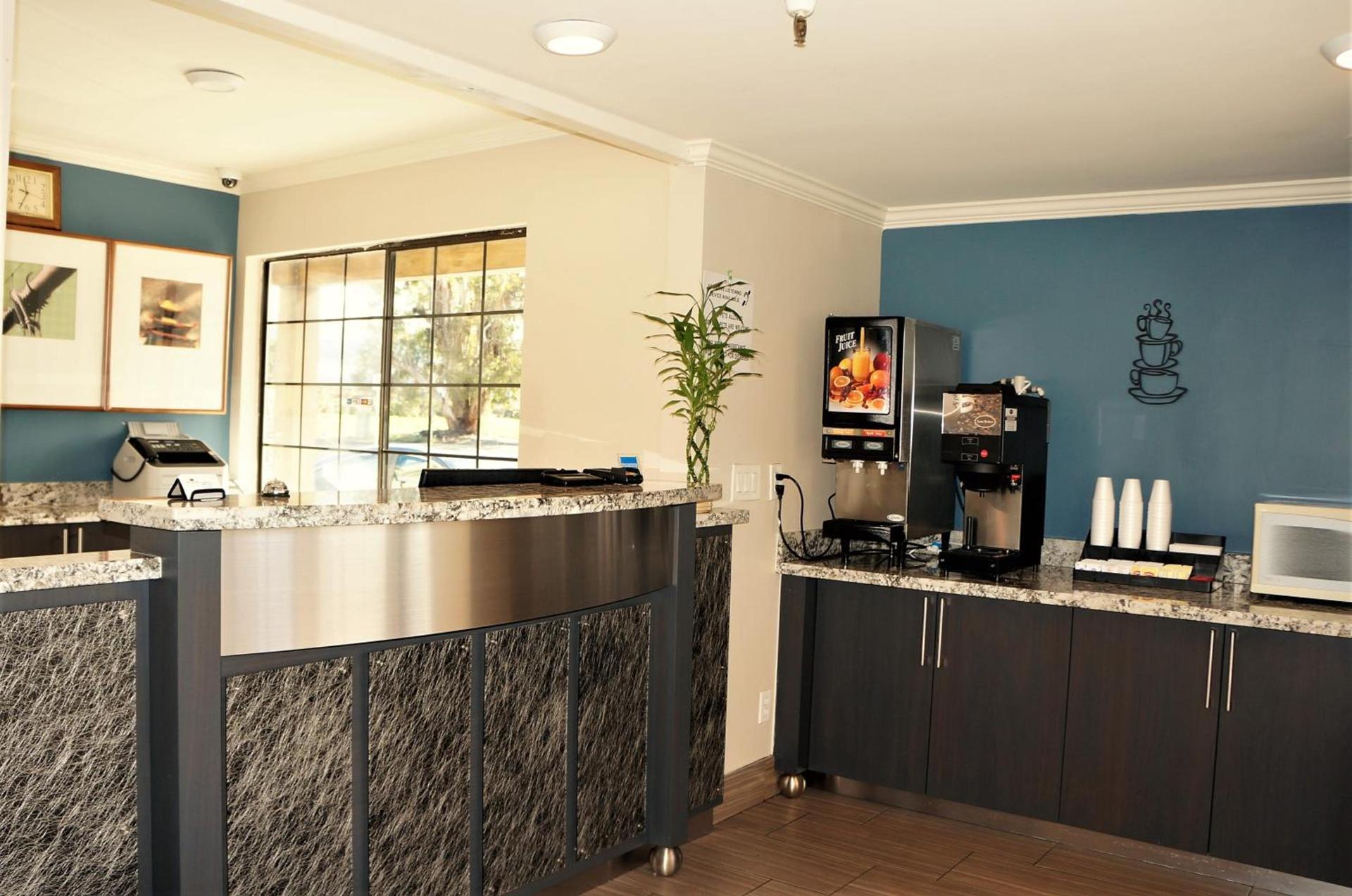 Executive Inn photo 16