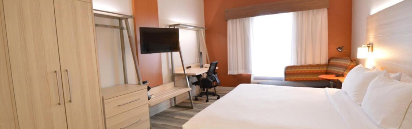 Holiday Inn Express Toledo-Oregon by IHG photo 2