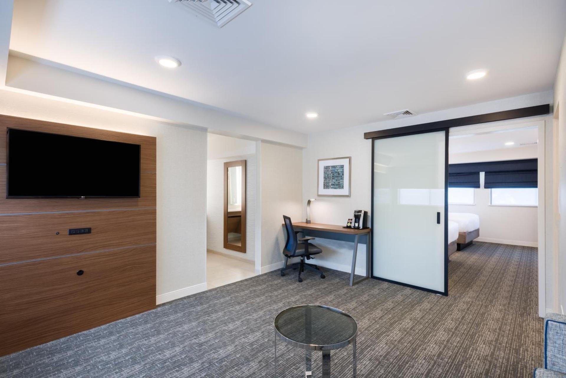 Holiday Inn Express Boston-Waltham by IHG photo 4