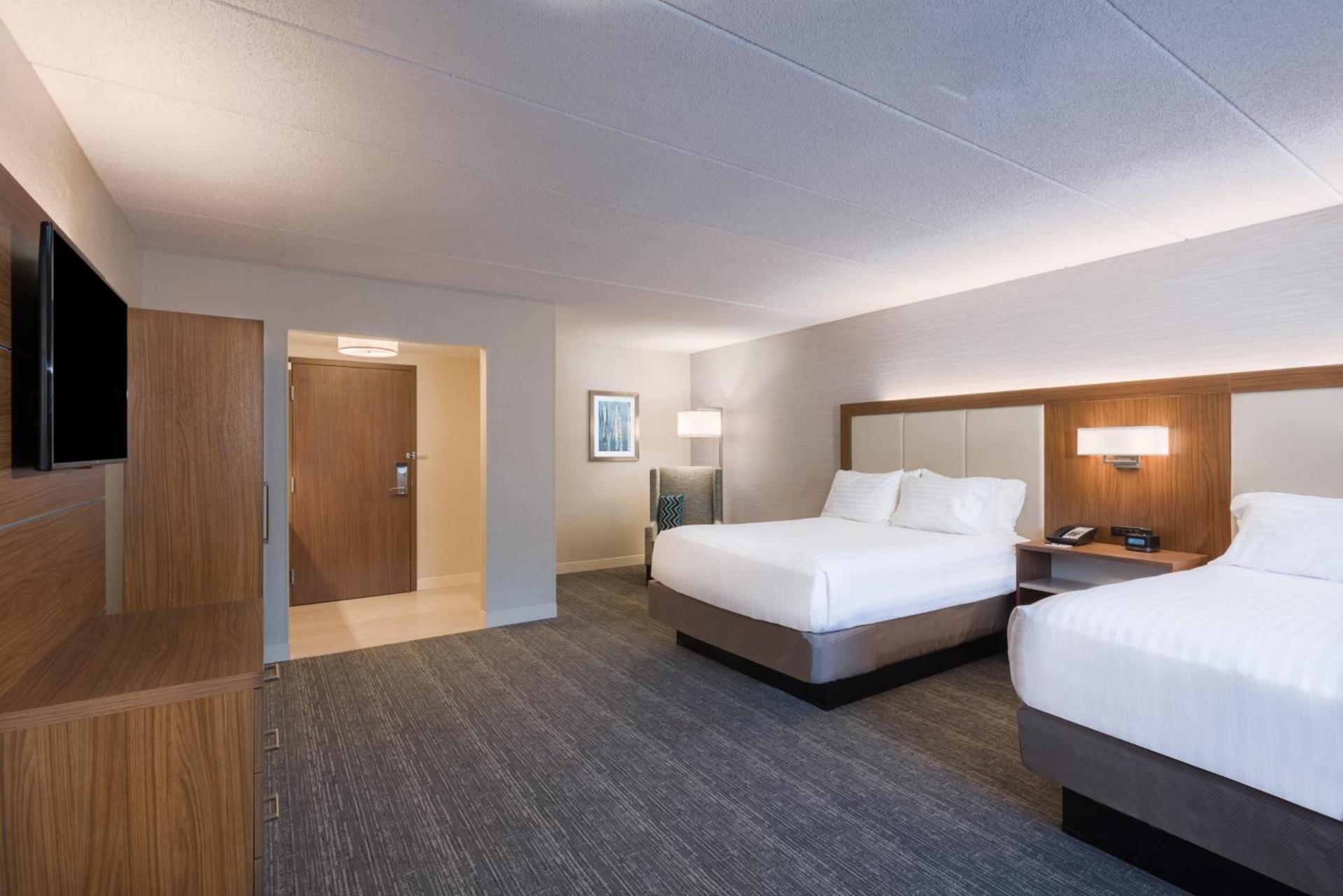 Holiday Inn Express Boston-Waltham by IHG photo 3