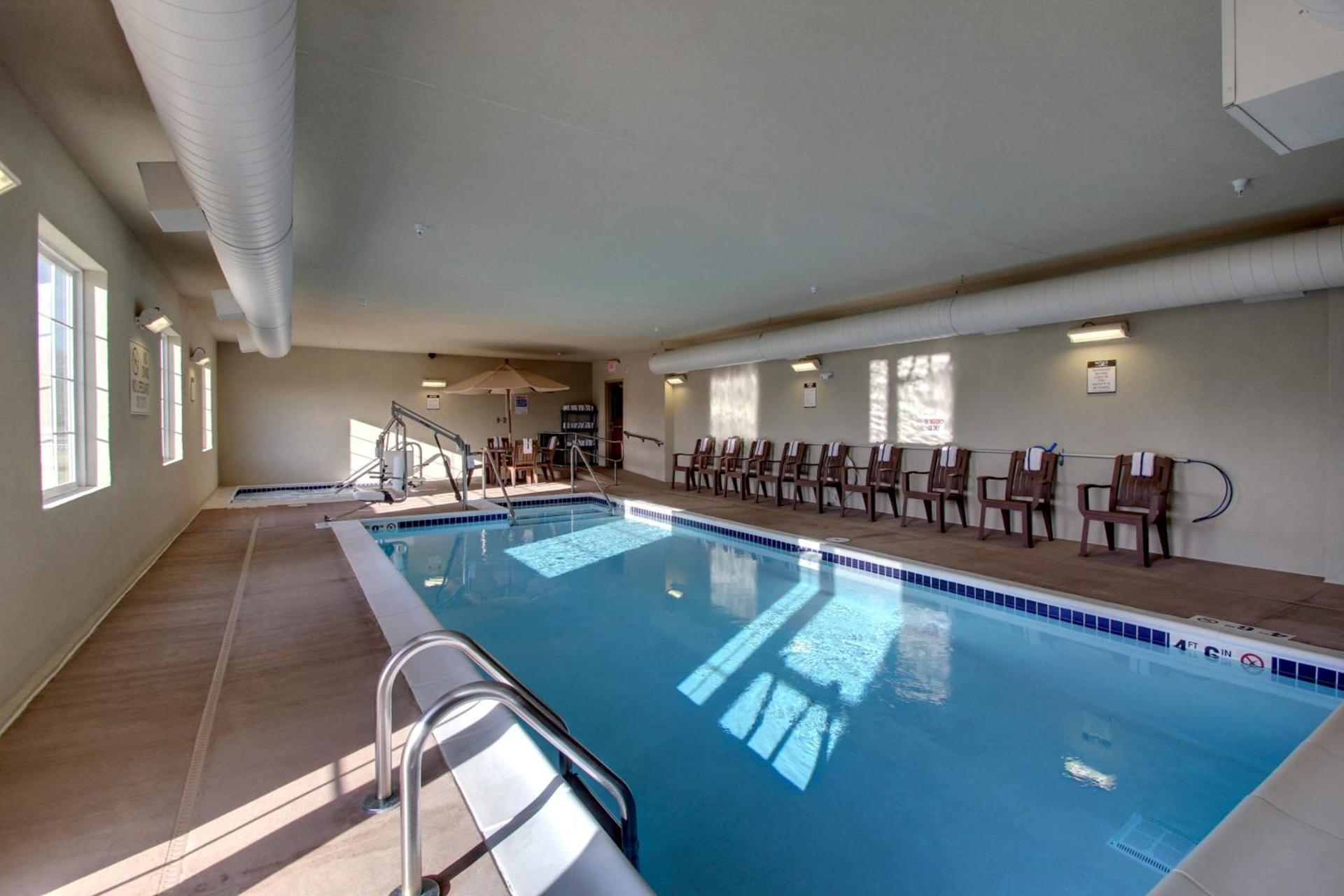 Cobblestone Hotel & Suites - Newton photo 20