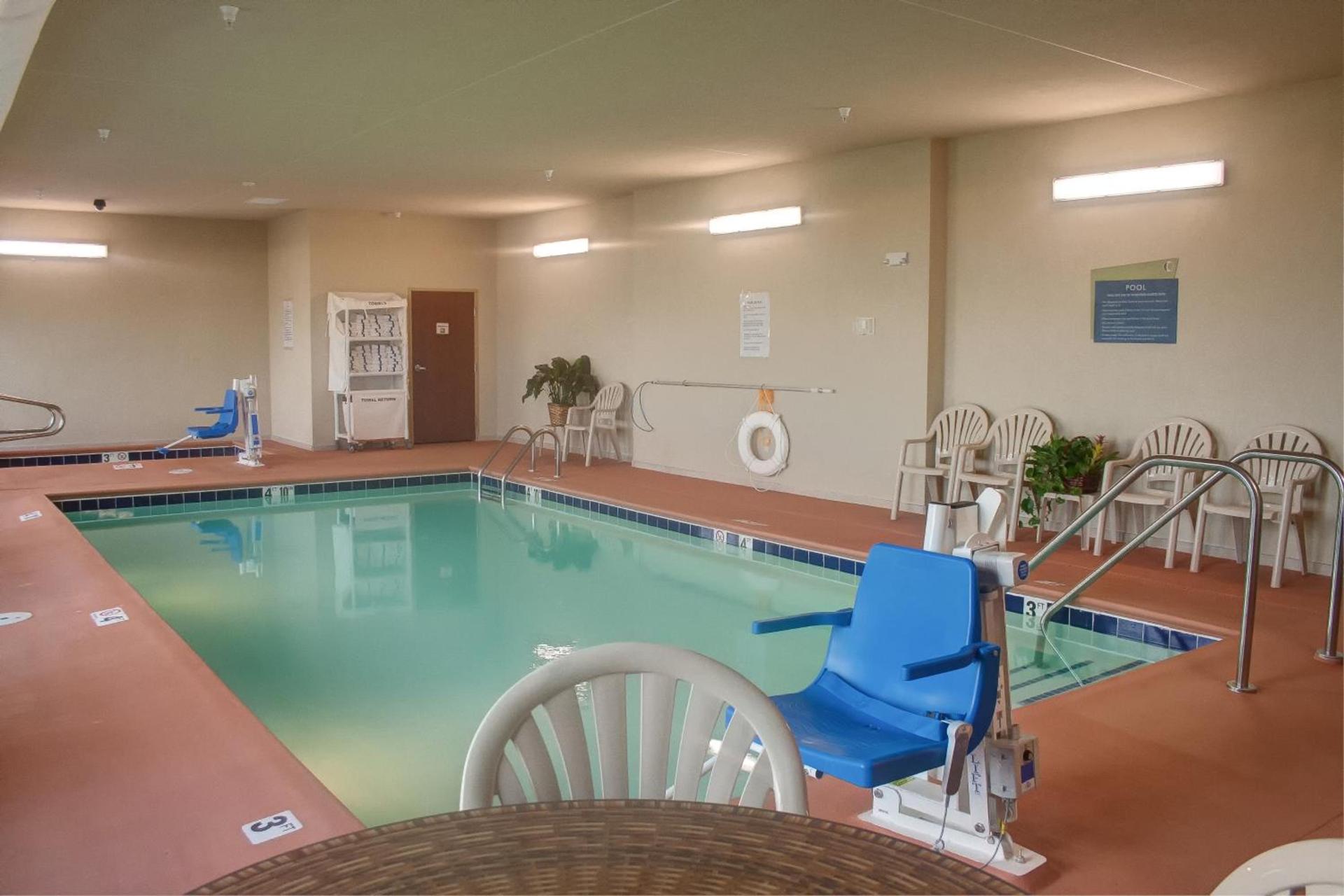 Cobblestone Hotel and Suites - Jefferson photo 13