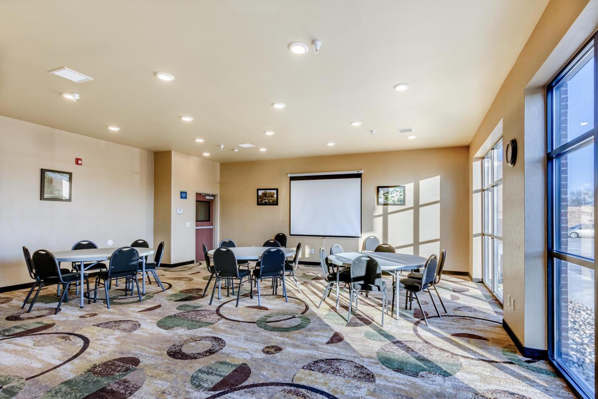 Cobblestone Inn & Suites - Waverly photo 30