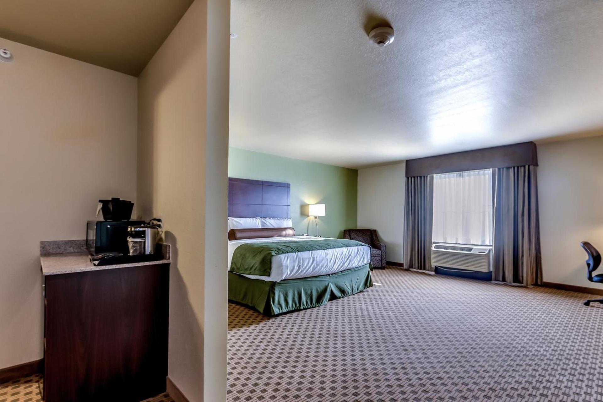 Cobblestone Inn & Suites - Waverly photo 33