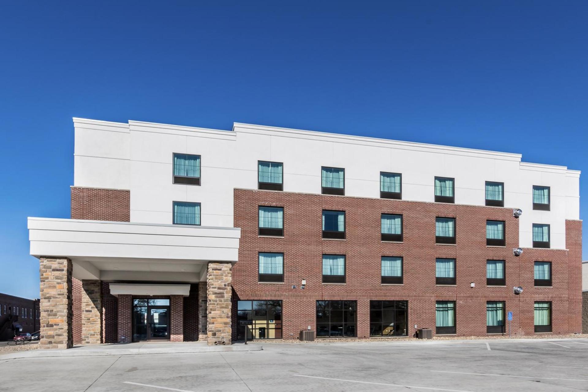Cobblestone Inn & Suites - Waverly photo 27