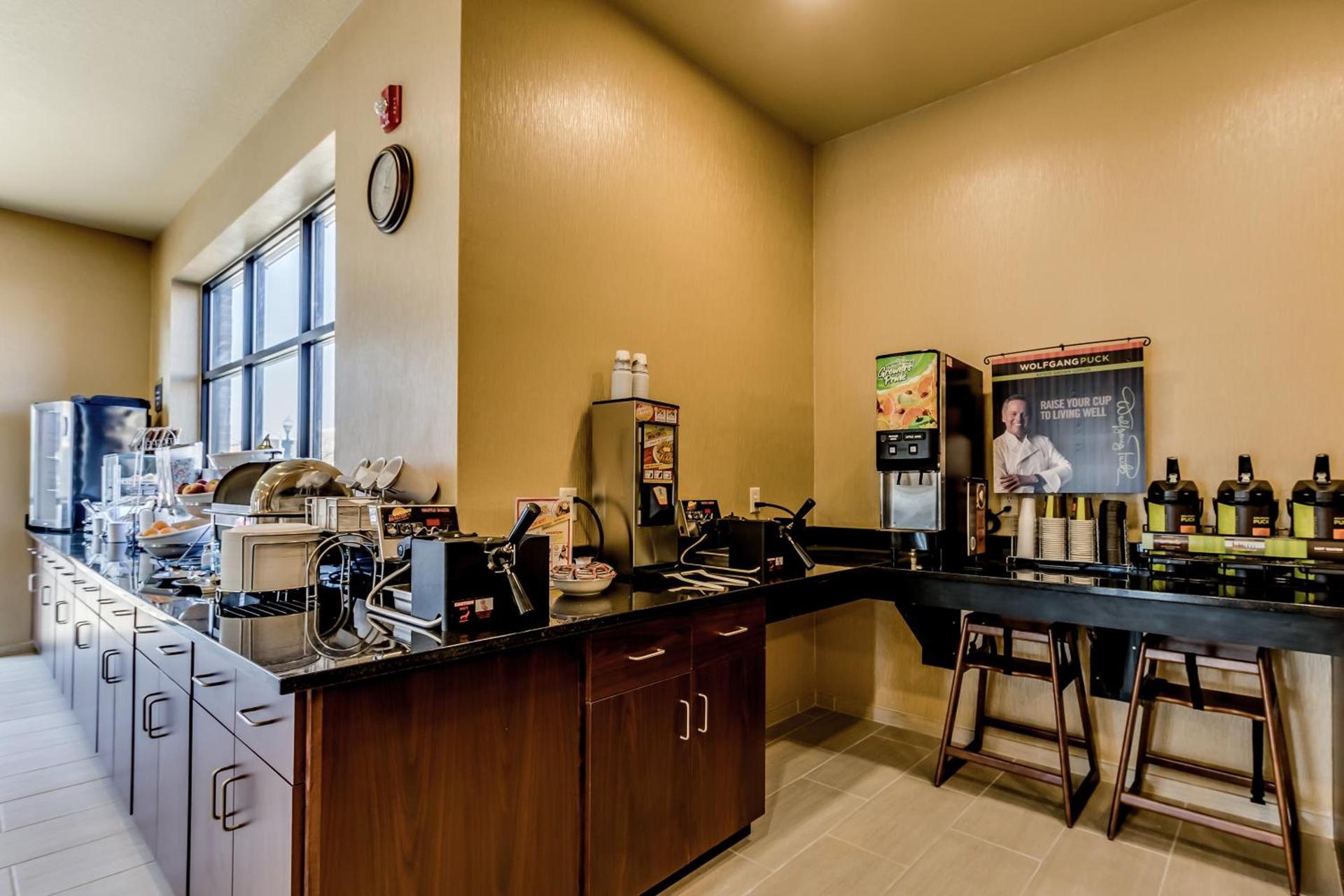 Cobblestone Inn & Suites - Waverly photo 42