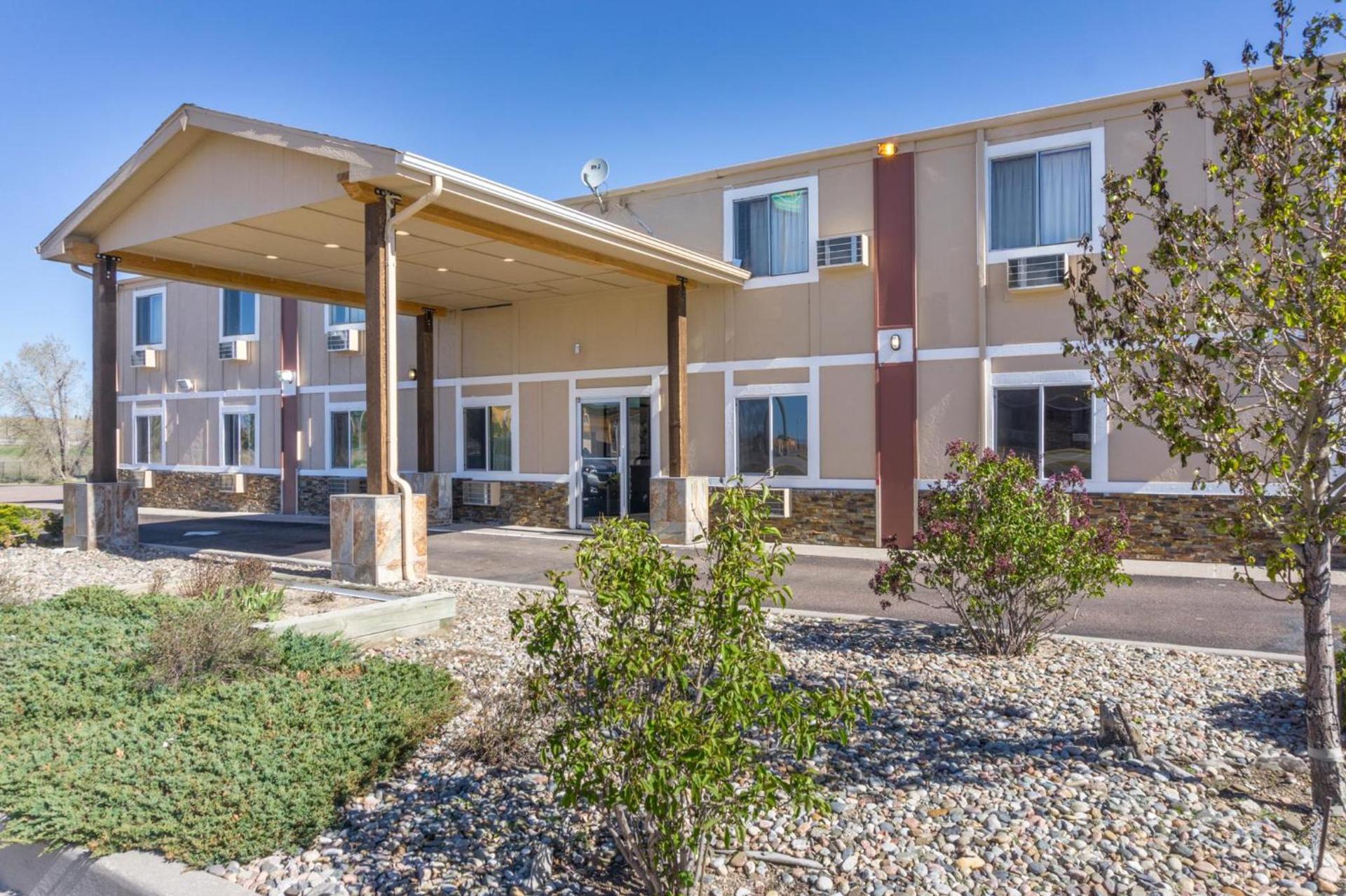 Super 8 by Wyndham Limon photo 18