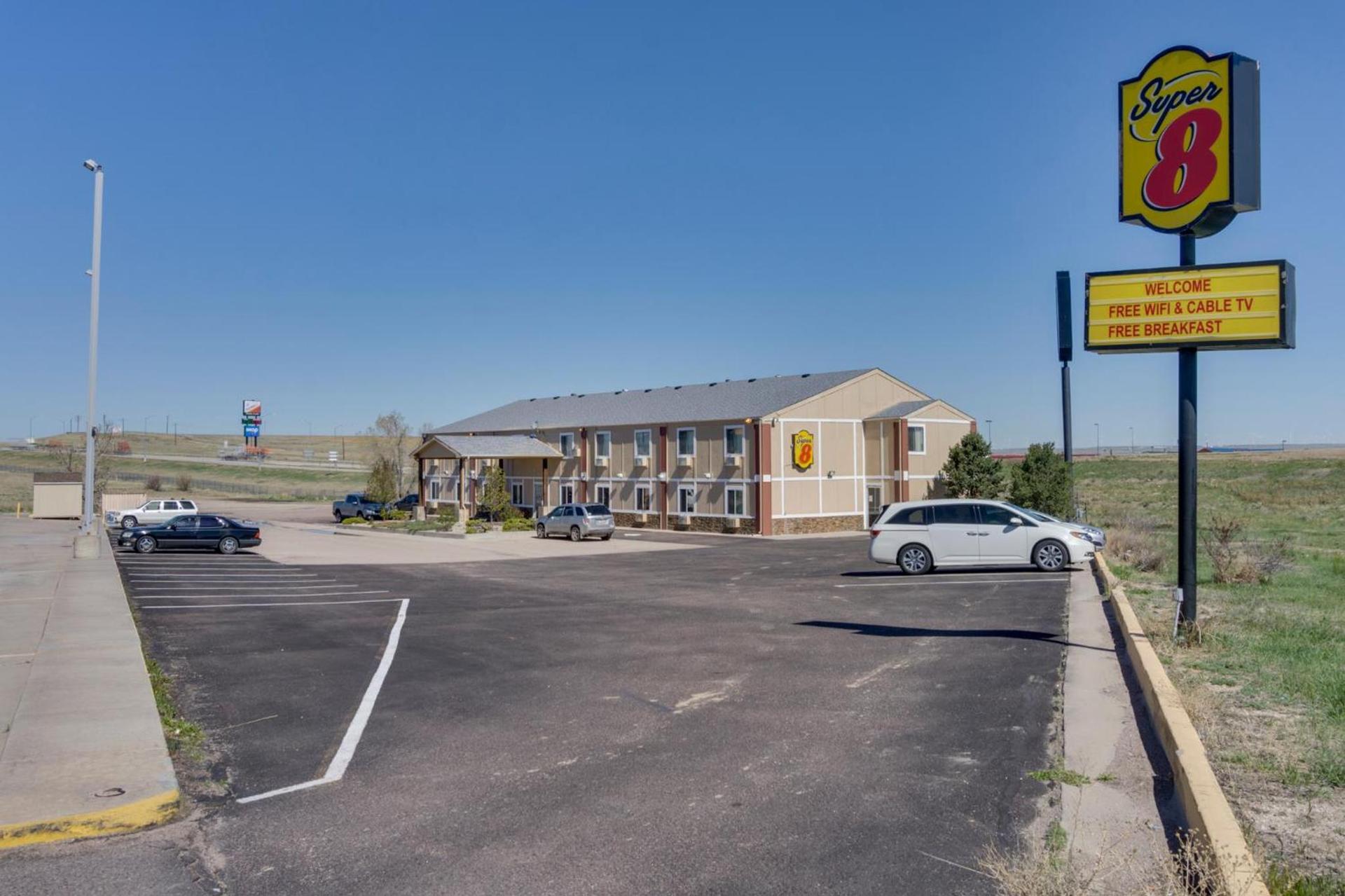 Super 8 by Wyndham Limon photo 16