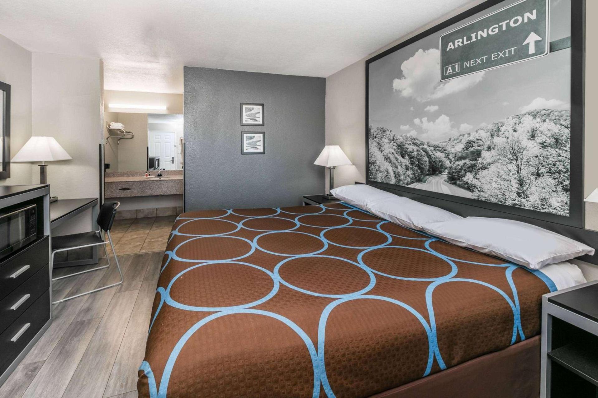 Super 8 by Wyndham Arlington Near AT&T Stadium photo 38