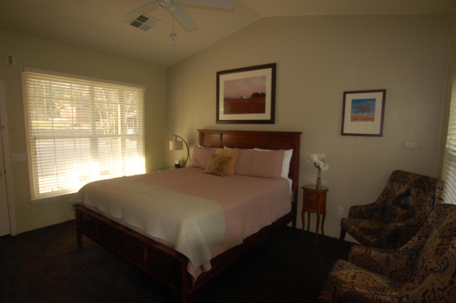 Queen's Inn By The River photo 37