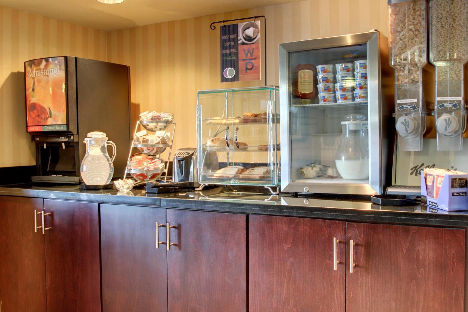 Cobblestone Inn & Suites - Carrington photo 24