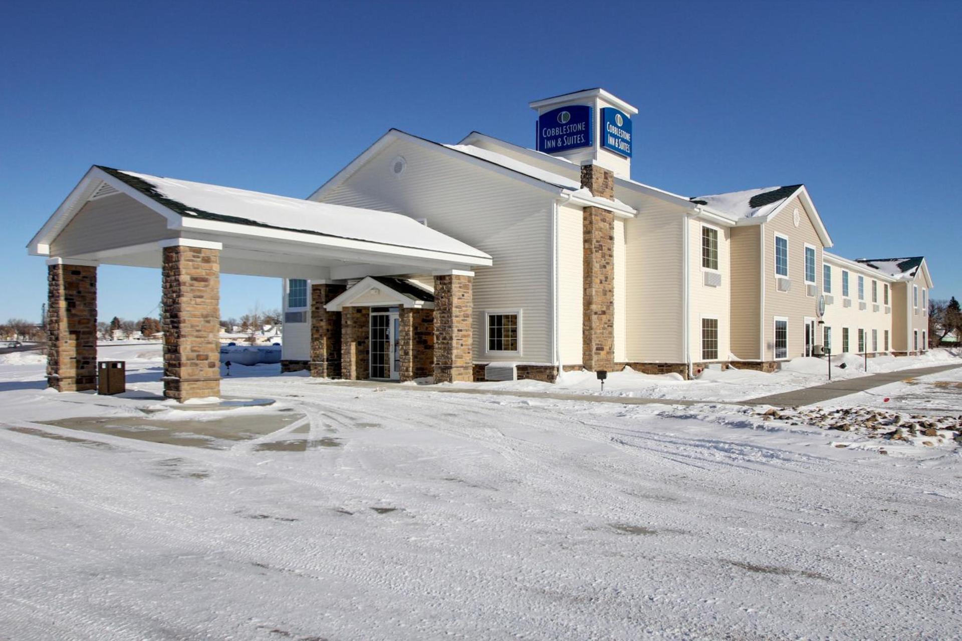 Cobblestone Inn & Suites - Harvey photo 1