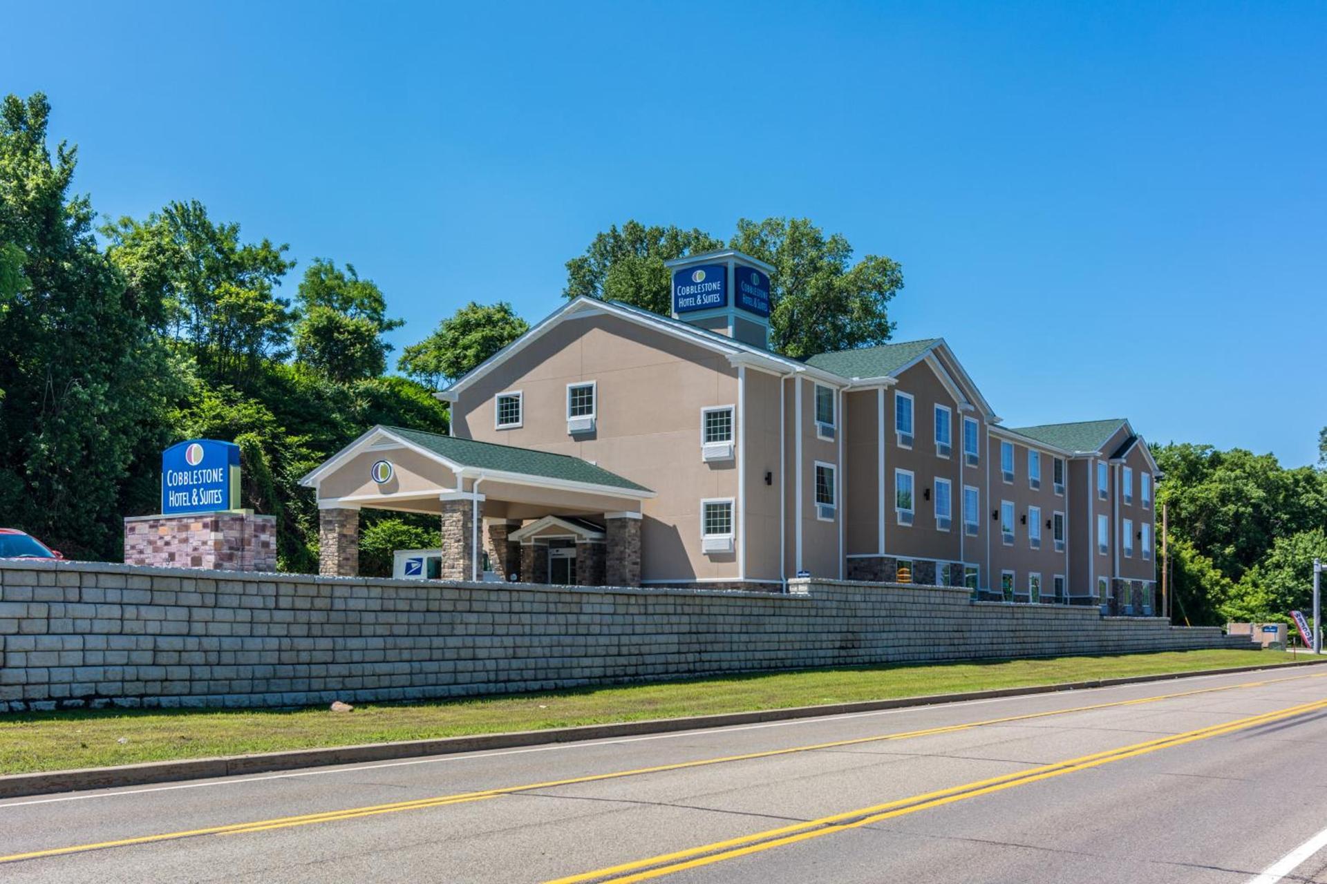 Cobblestone Hotel & Suites - Erie — hotel in Erie