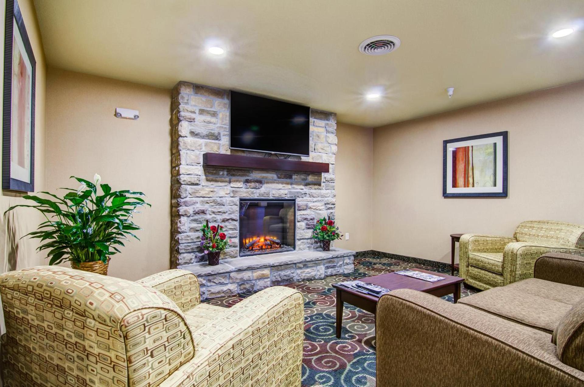Castle Rock Inn & Suites - Quinter photo 33