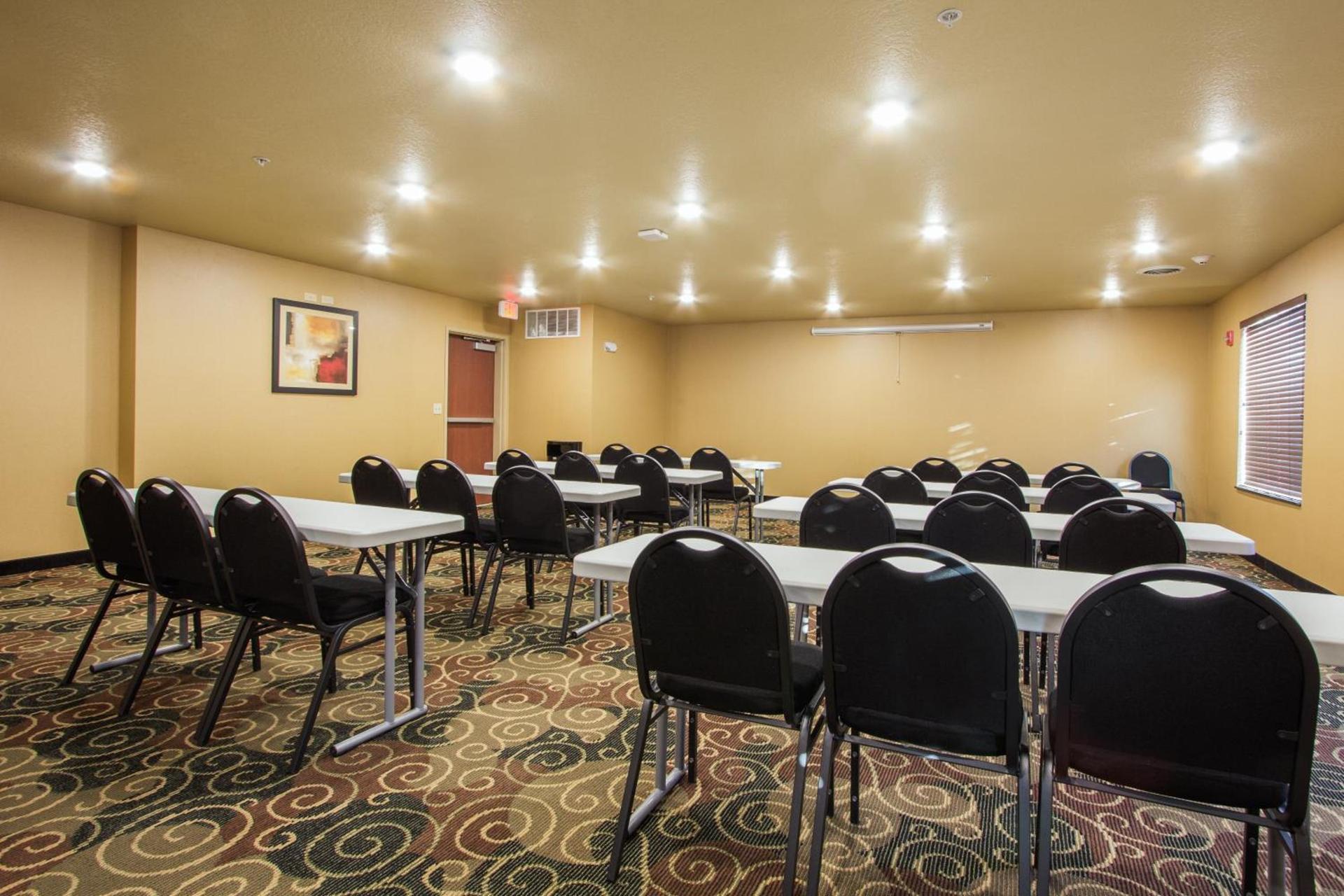 Cobblestone Inn & Suites - Corry photo 32