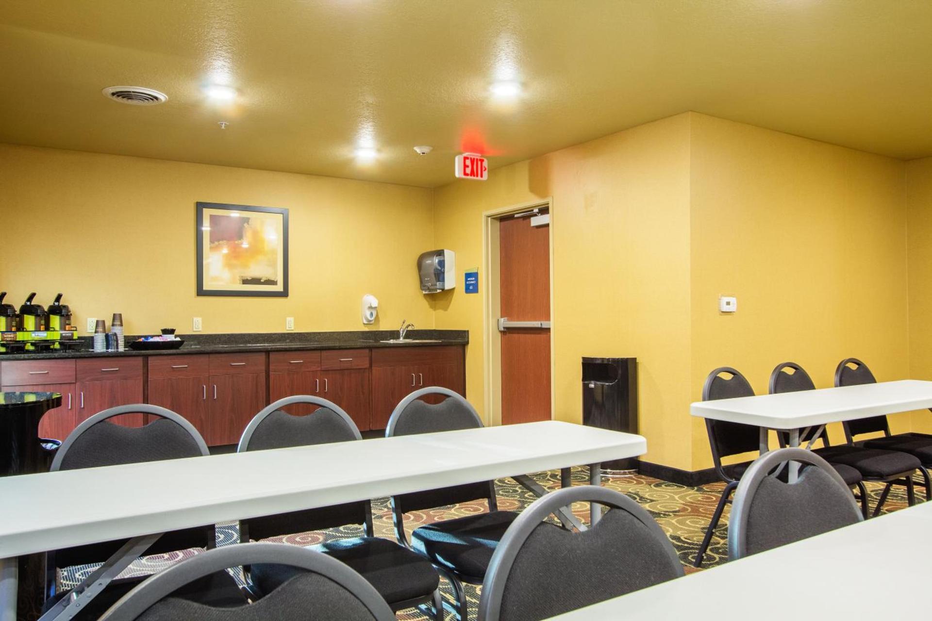 Cobblestone Inn & Suites - Corry photo 34