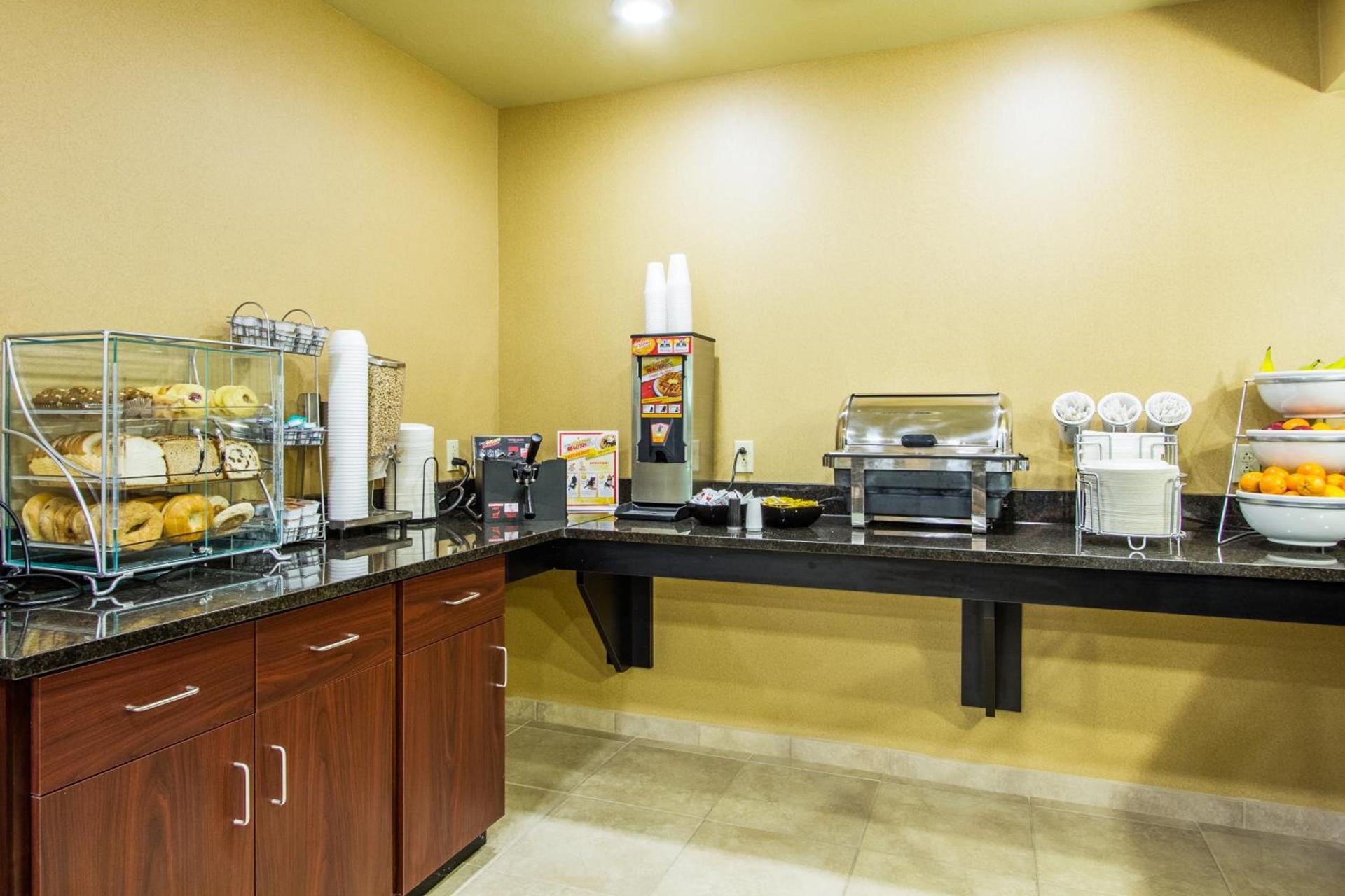 Cobblestone Inn & Suites - Corry photo 28