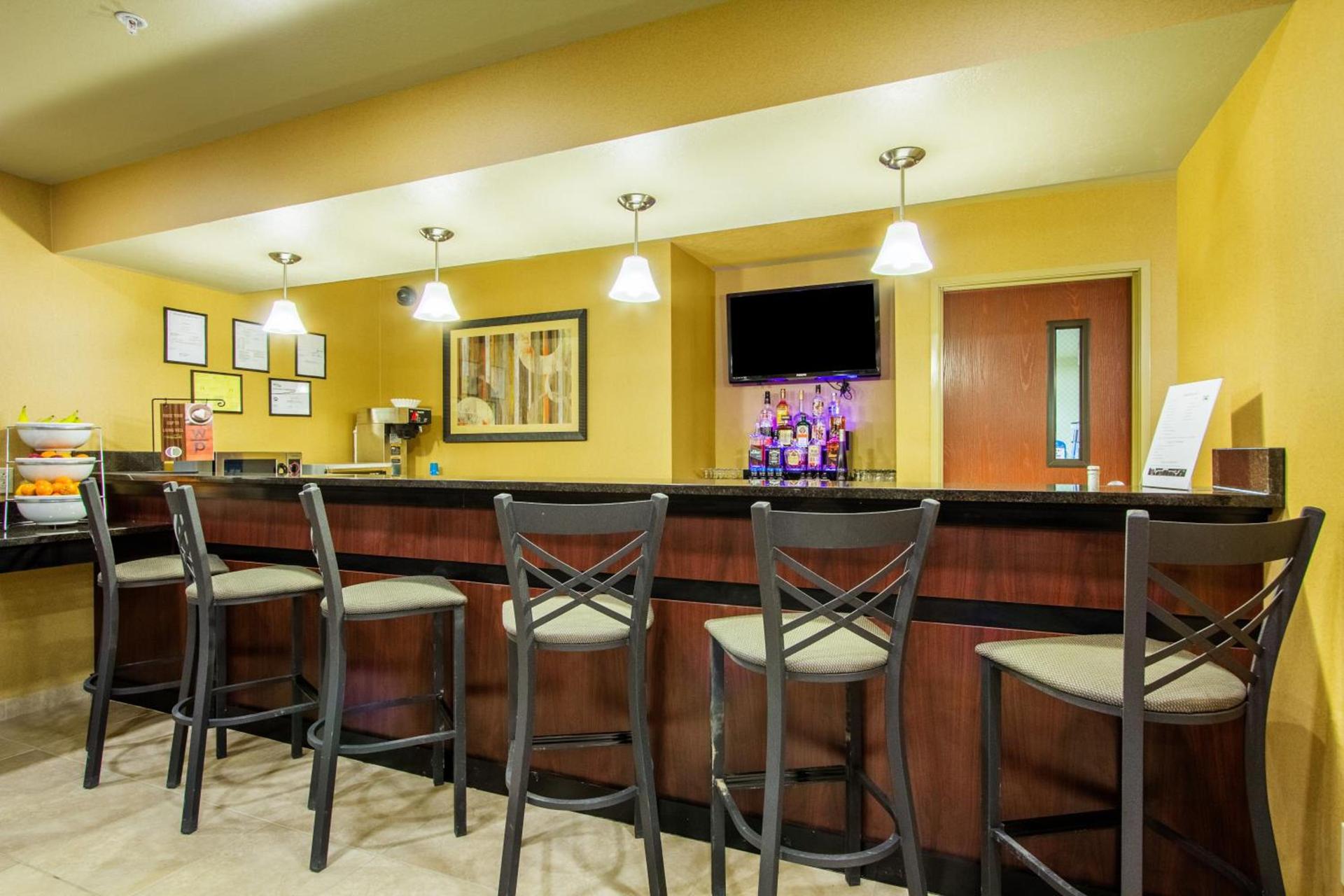 Cobblestone Inn & Suites - Corry photo 29
