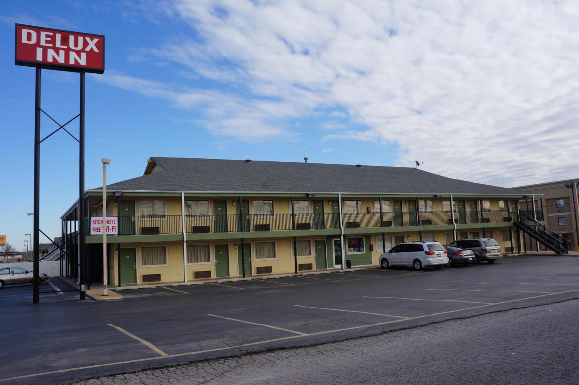 Delux Inn Tulsa photo 3