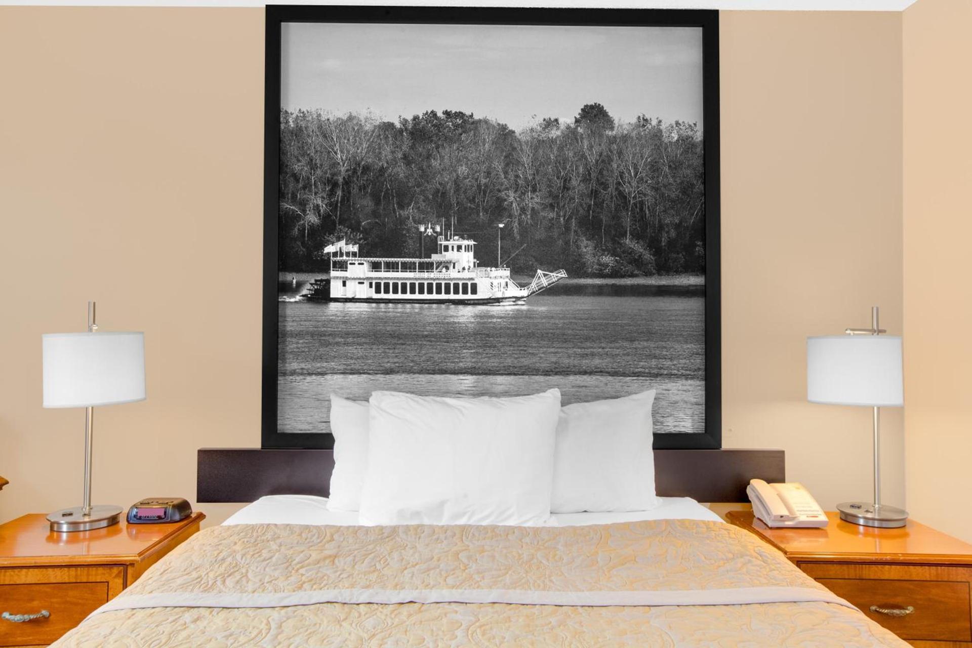 Super 8 by Wyndham Clear Lake photo 4