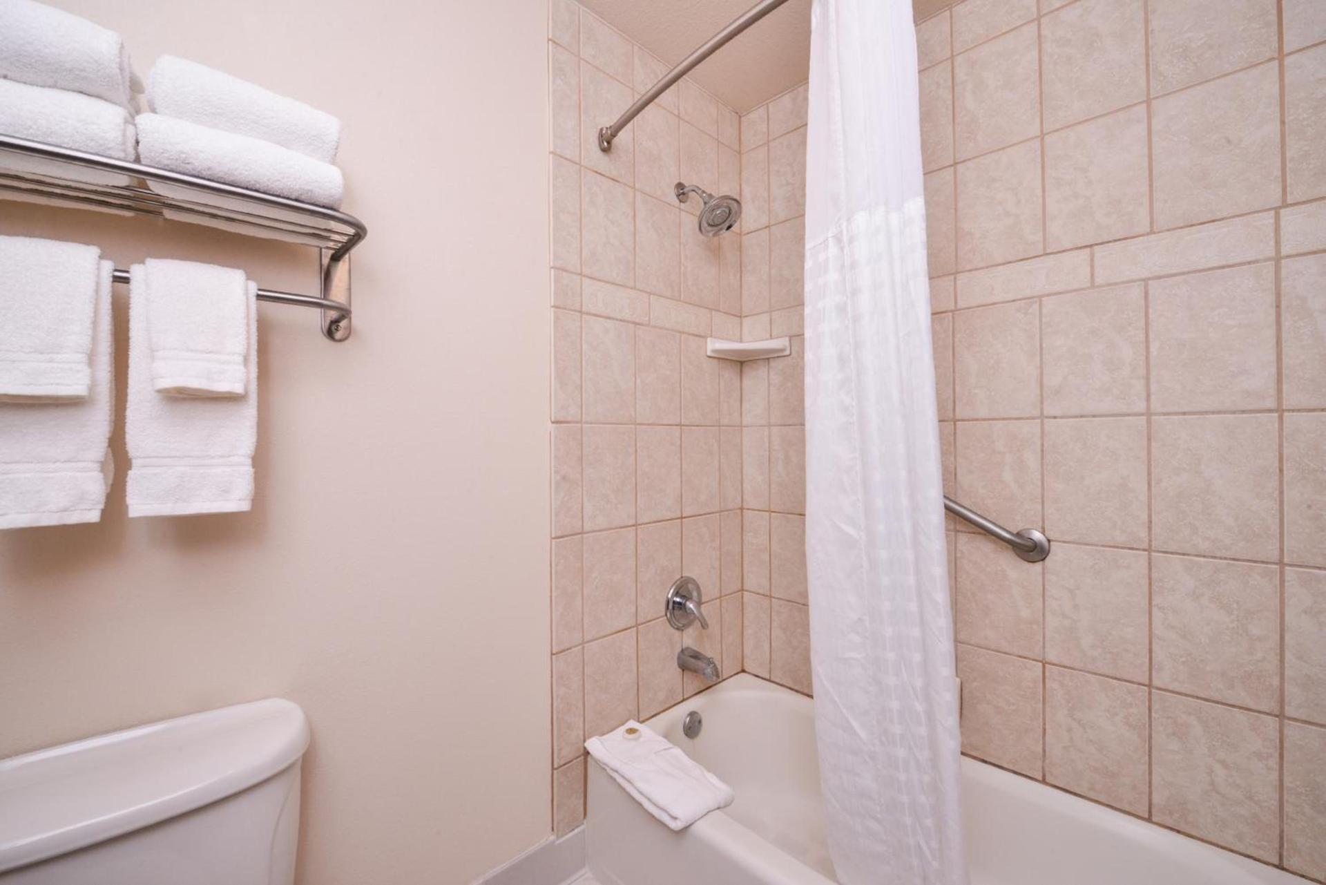 Best Western Plus Olympic Inn photo 68