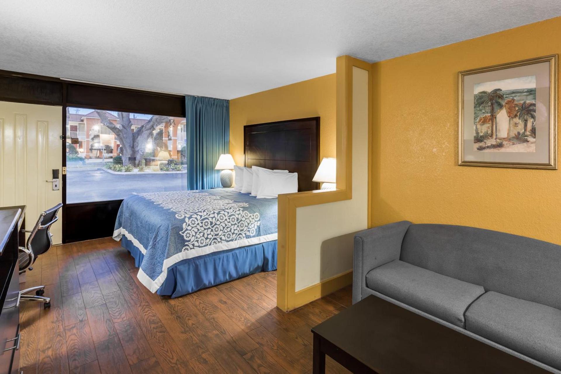 Days Inn & Suites by Wyndham Port Richey photo 47