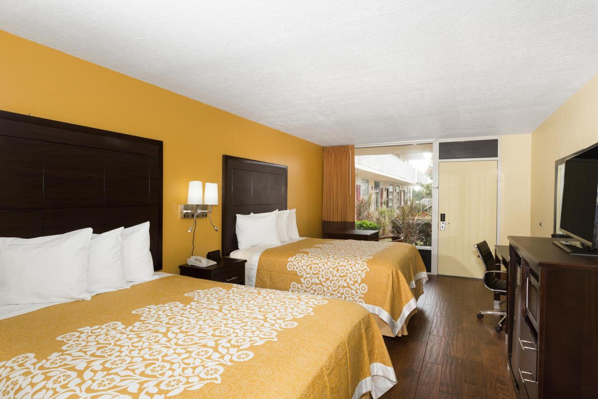 Days Inn & Suites by Wyndham Port Richey photo 32