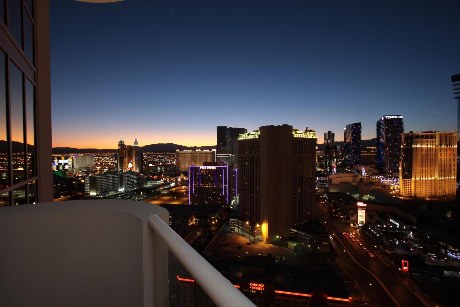 Luxury Suites International at The Signature photo 10