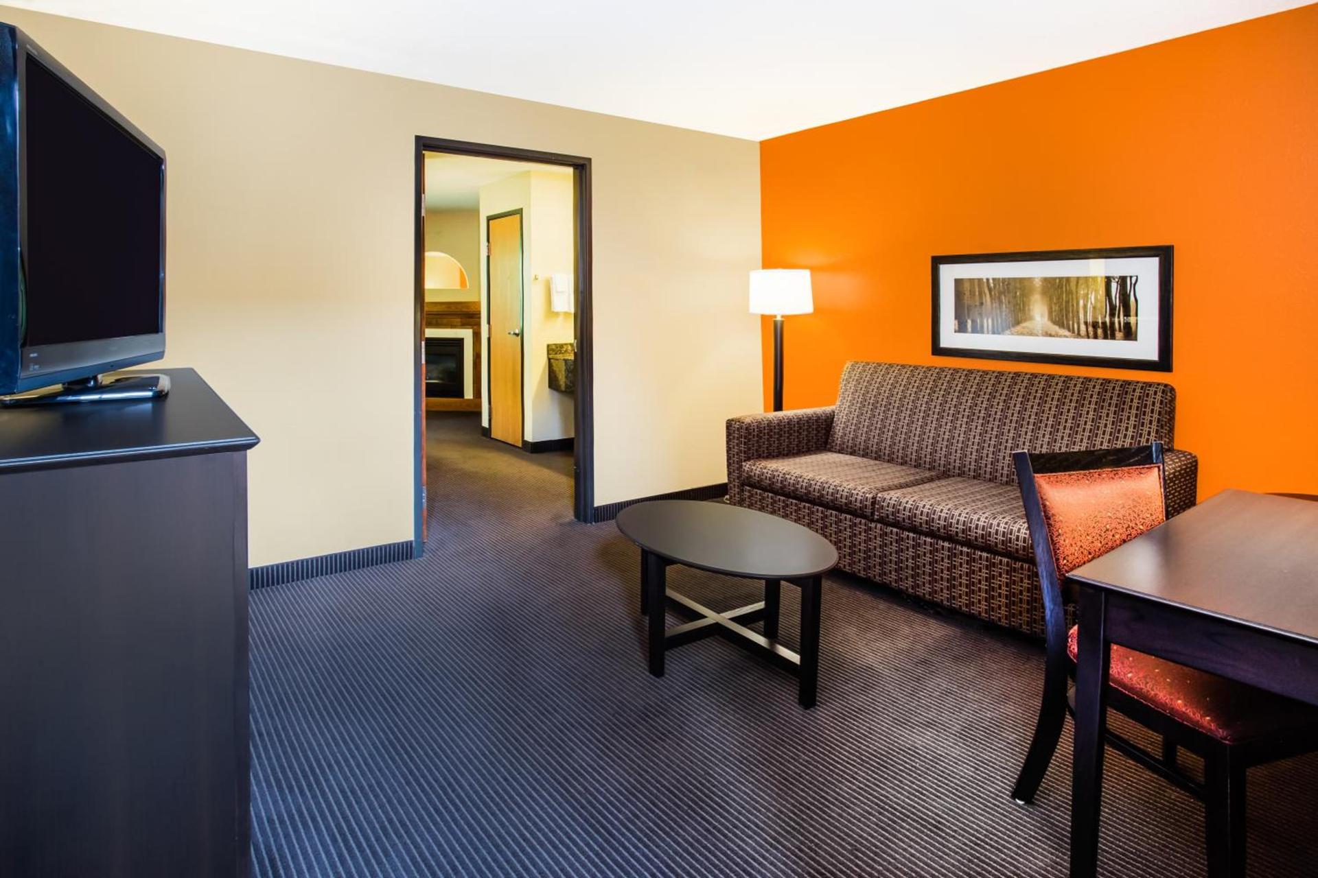 AmericInn by Wyndham Menomonie photo 17