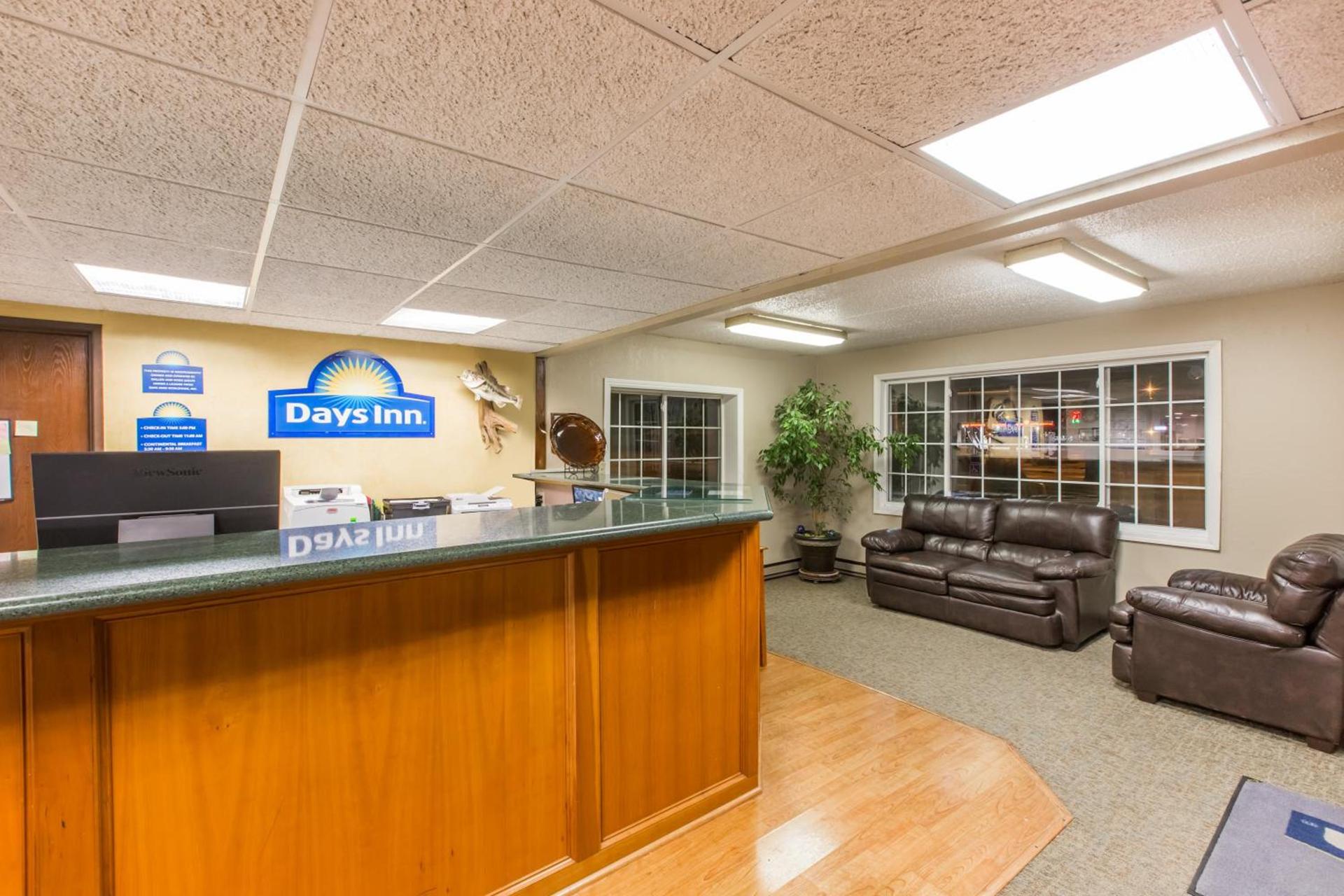 Days Inn by Wyndham Pierre photo 26