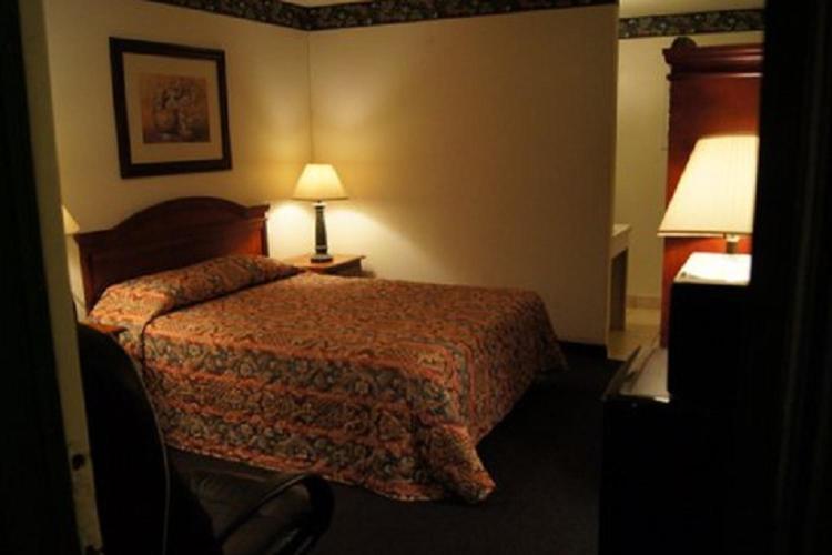 Budget Inn photo 6