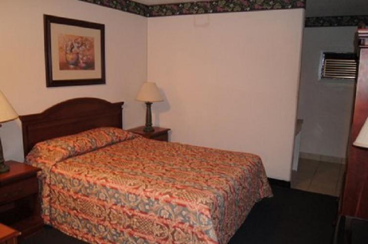 Budget Inn photo 7