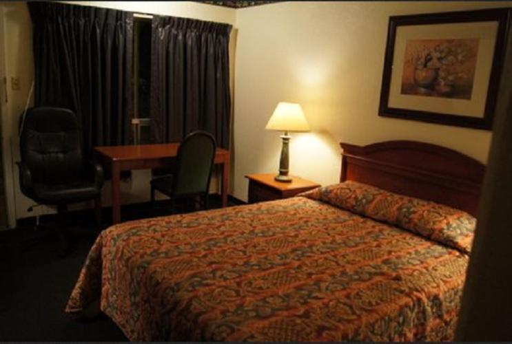 Budget Inn photo 8