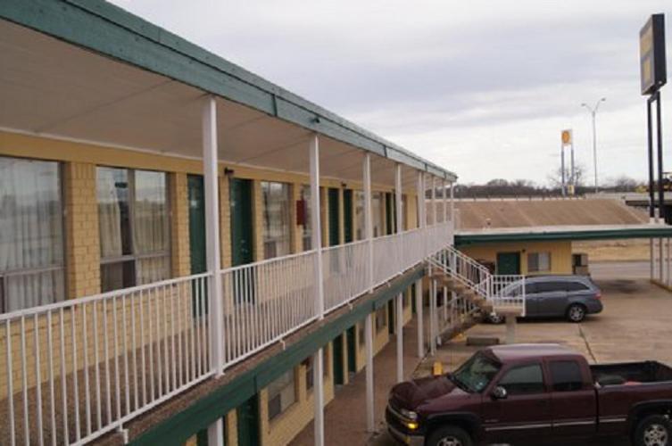 Budget Inn photo 13