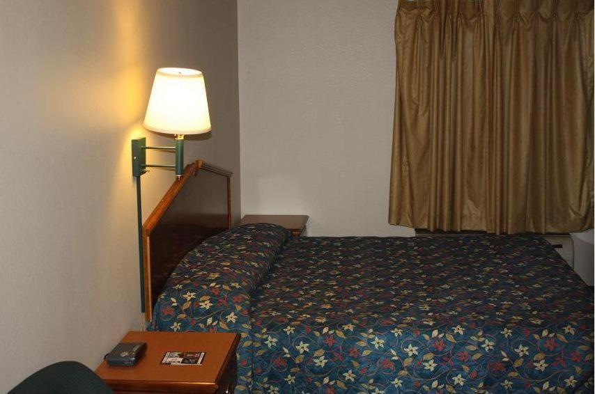 Emerald Inn photo 2