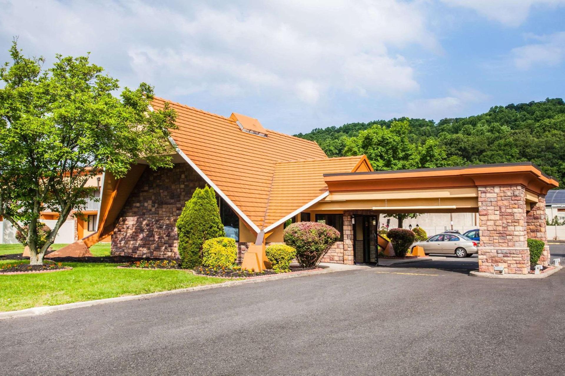 Howard Johnson by Wyndham North Plainfield photo 1