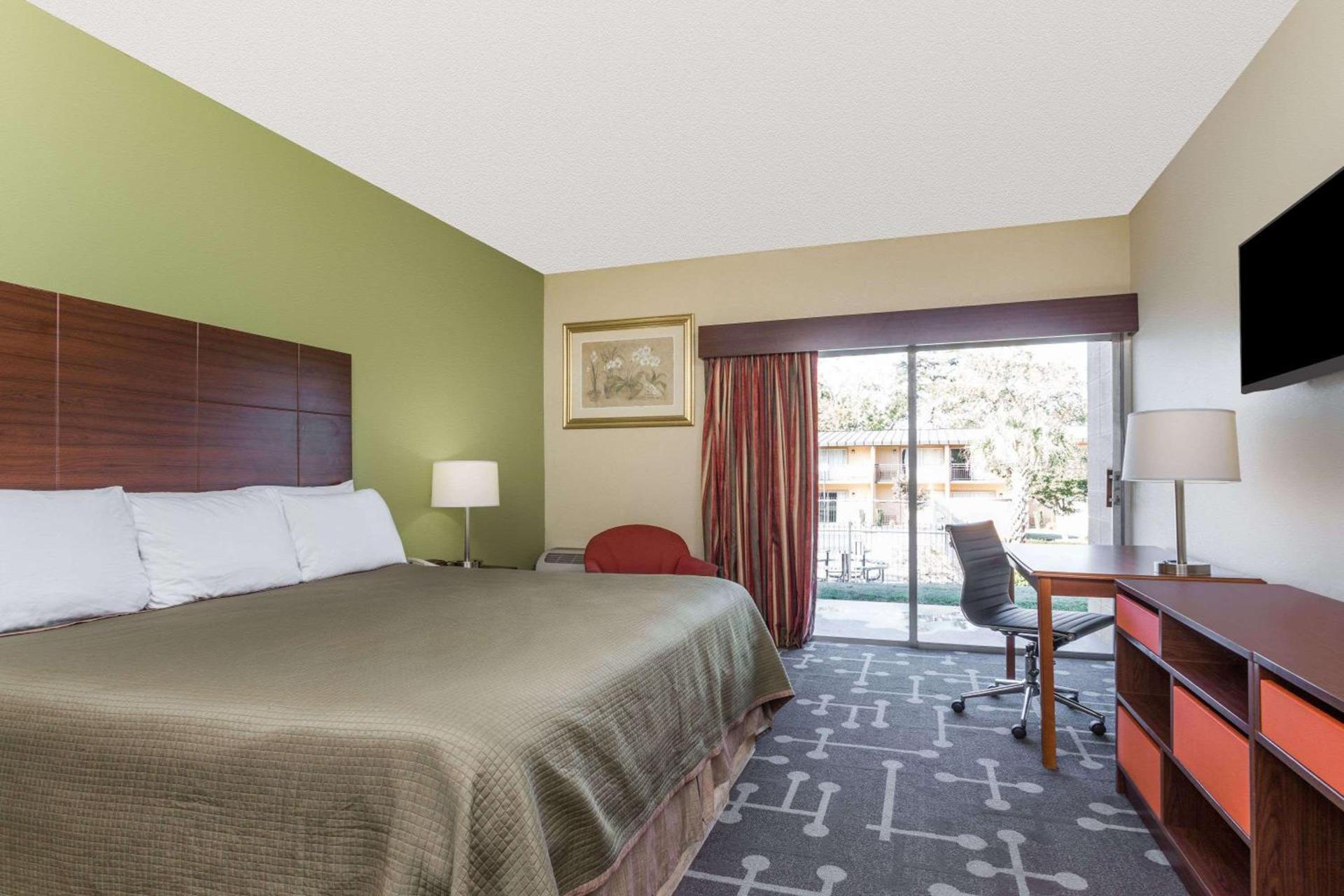 Howard Johnson by Wyndham Athens photo 8