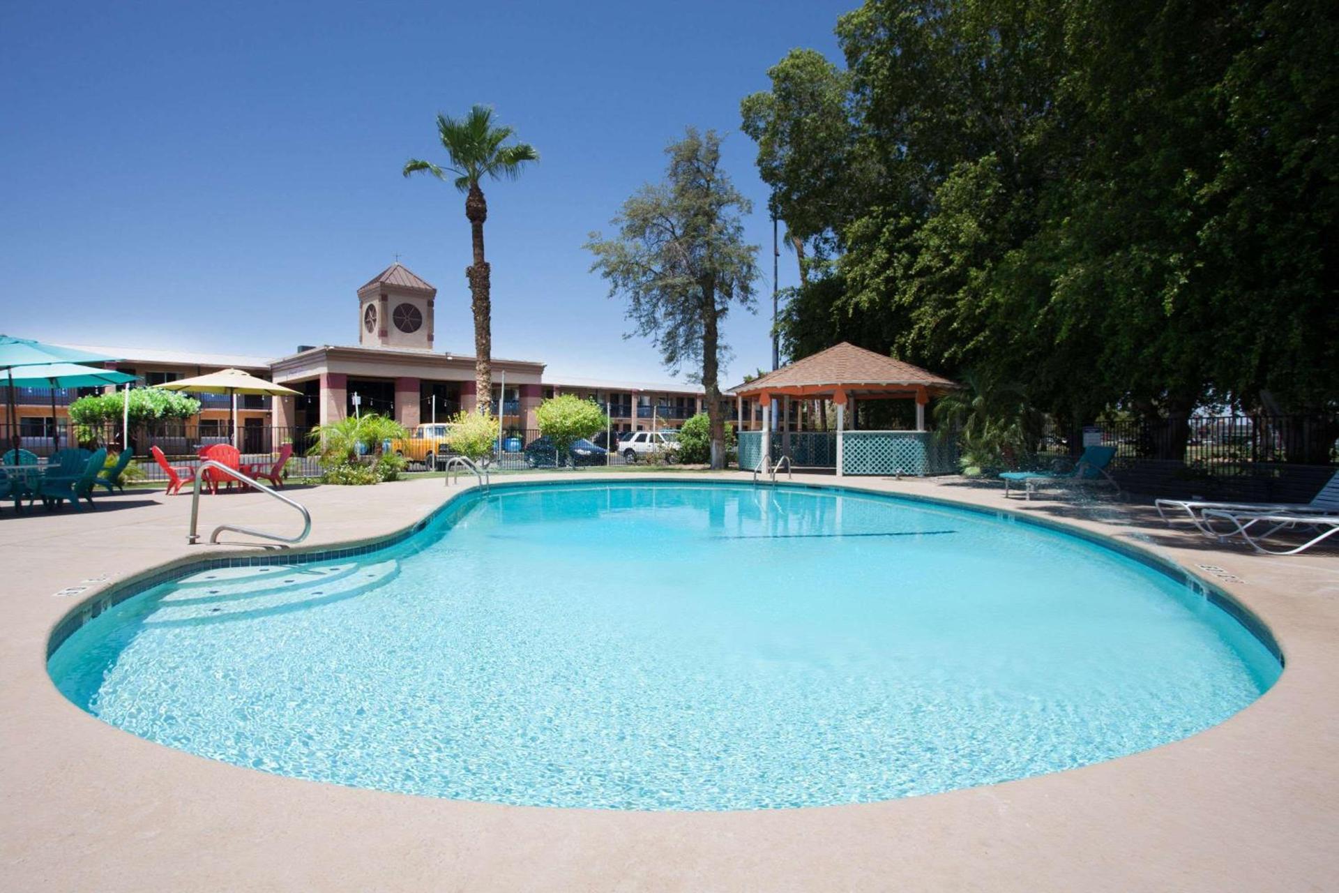 Howard Johnson by Wyndham Yuma photo 3
