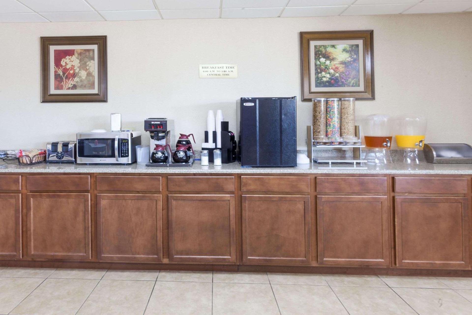 Knights Inn Murfreesboro photo 14