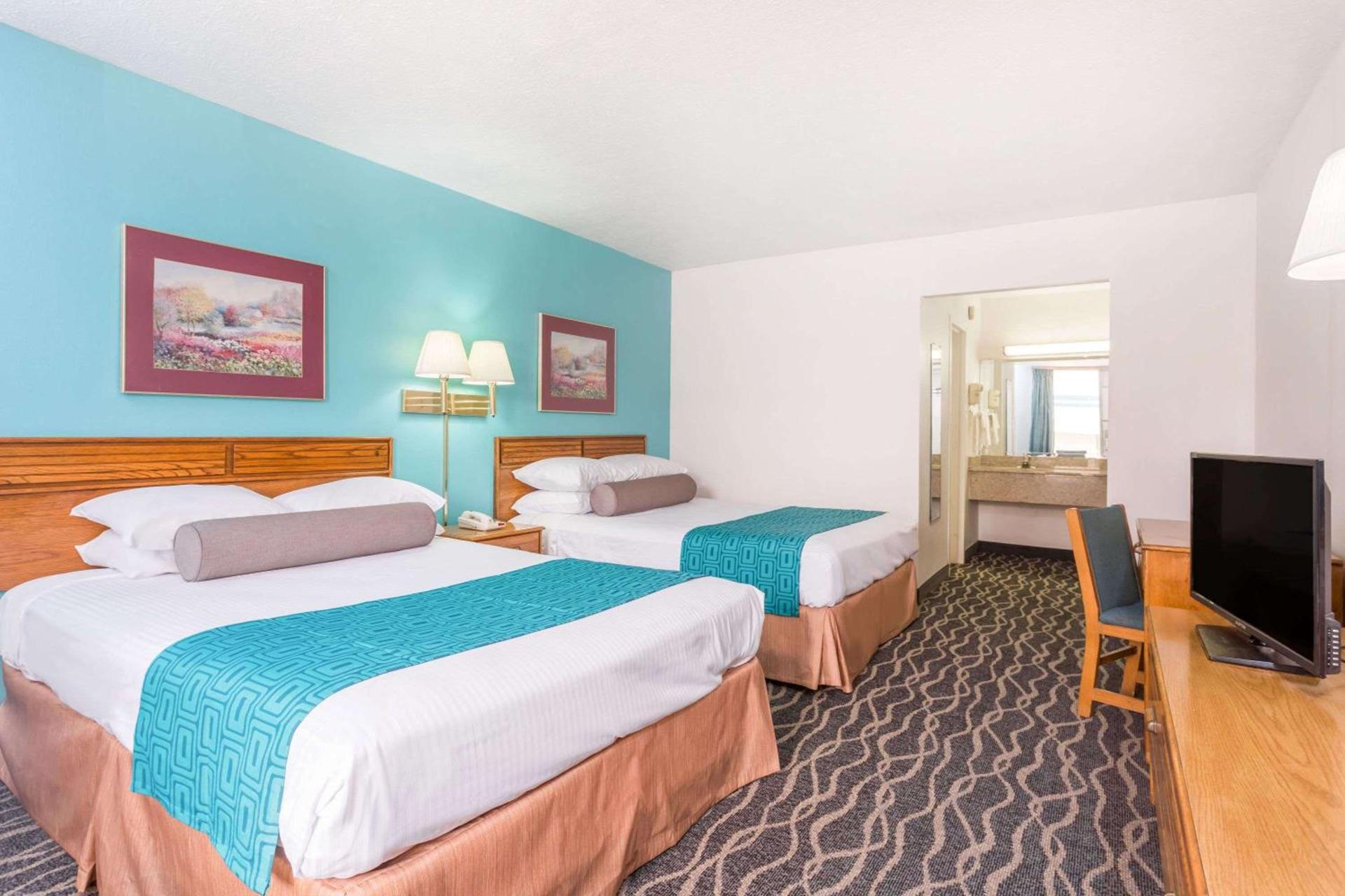 Howard Johnson by Wyndham Commerce GA photo 21