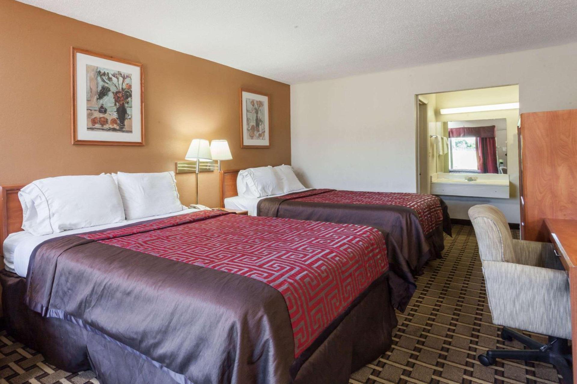 Knights Inn Murfreesboro photo 13