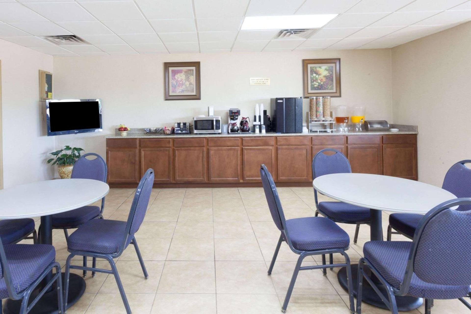 Knights Inn Murfreesboro photo 9