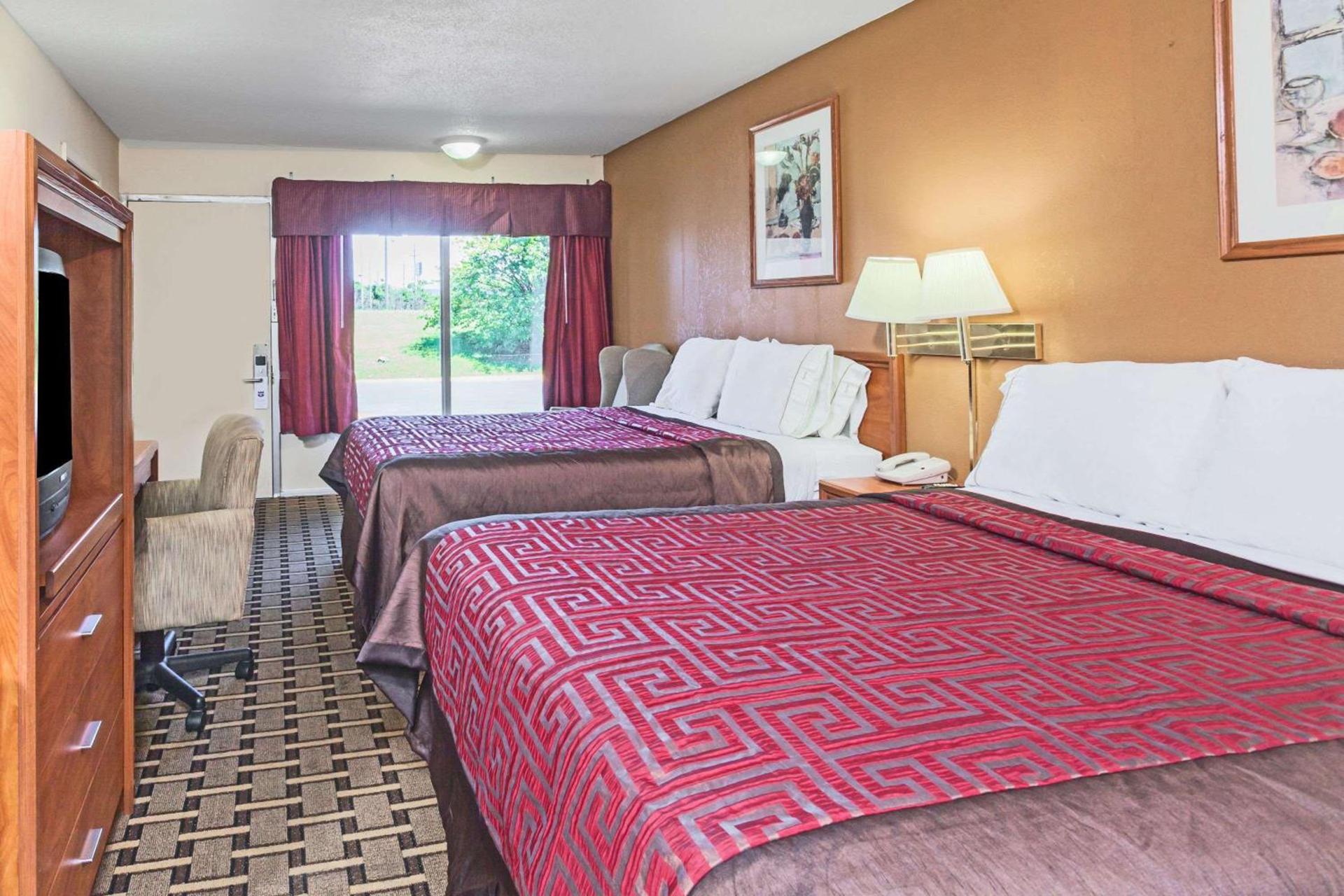 Knights Inn Murfreesboro photo 2