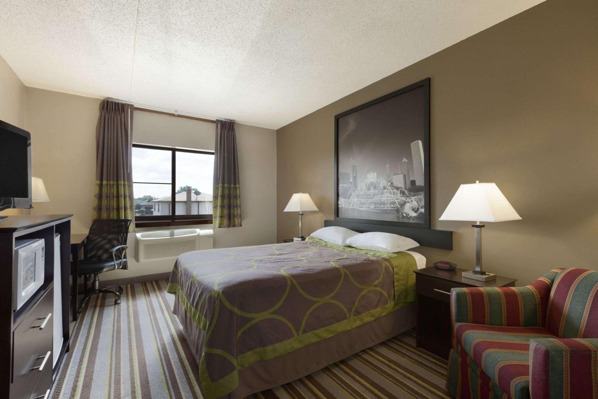 Super 8 by Wyndham Bridgeview/Chicago Area photo 6
